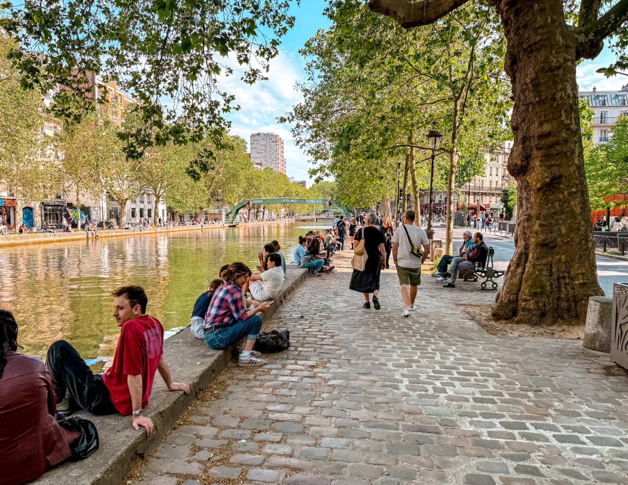 Paris Travel Guide (6).png
